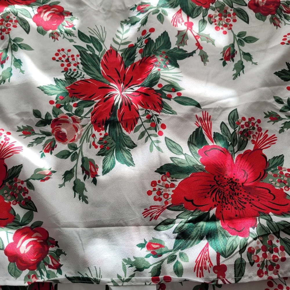 Reversible 3pc king/Queen comforter Poinsettias Holidays comforter set